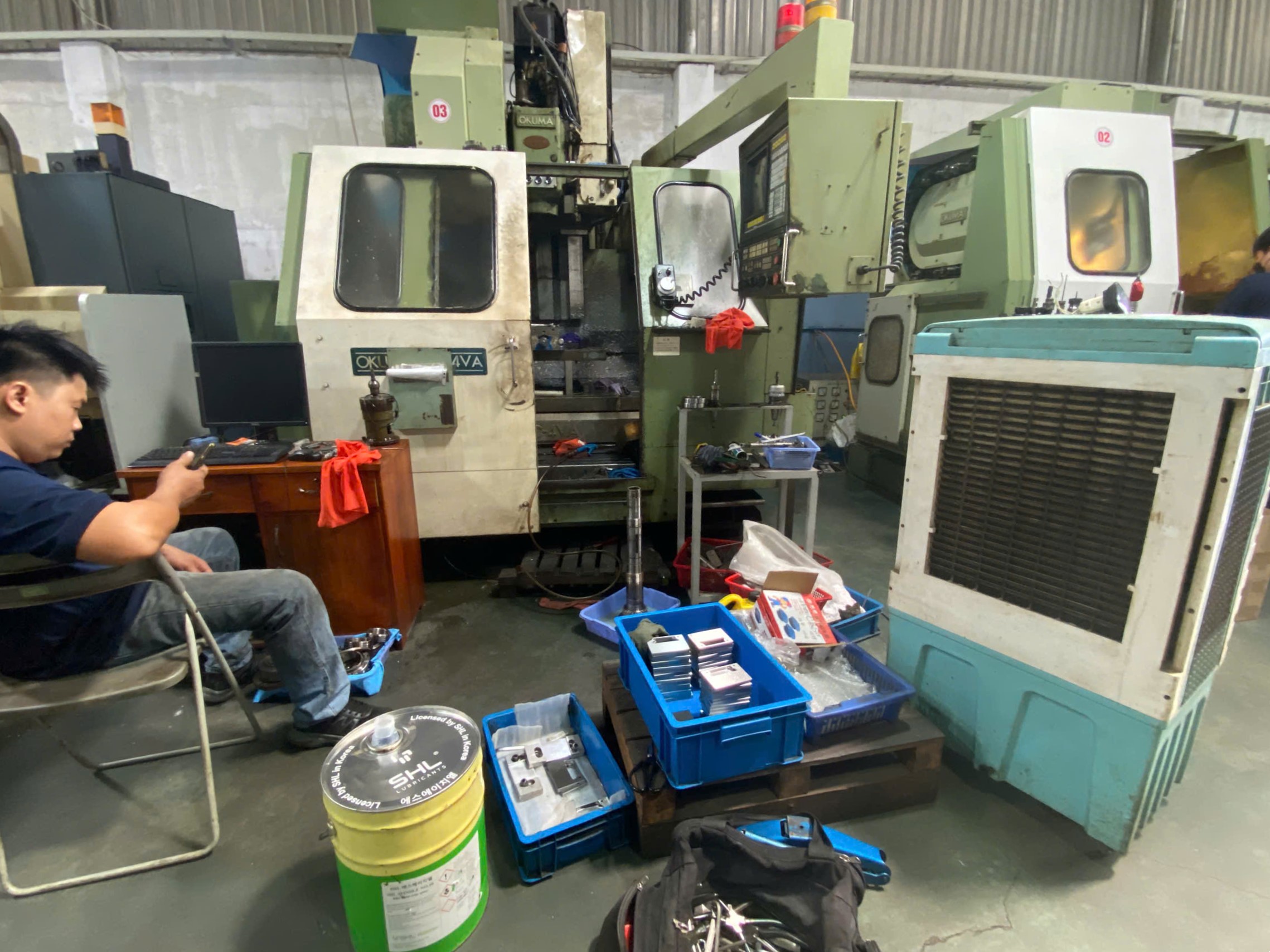 CNC milling machine 4